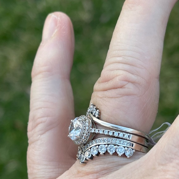 NEW! 3ct Solitaire 5A Low Profile paired with 2 different Guards—A Unique Style! - Picture 5 of 9